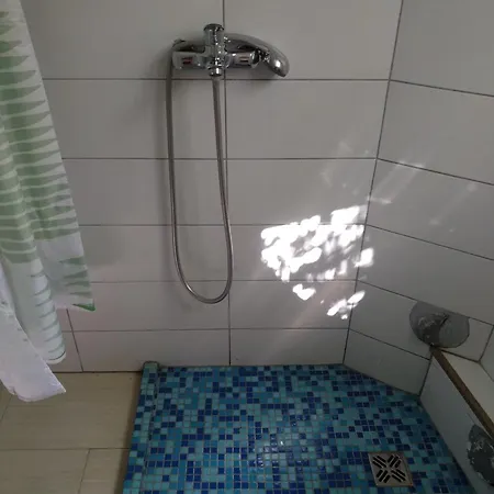 House Sadrvan * Високо