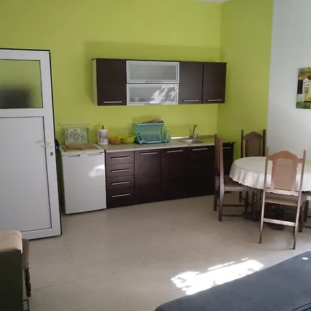 House Sadrvan Високо